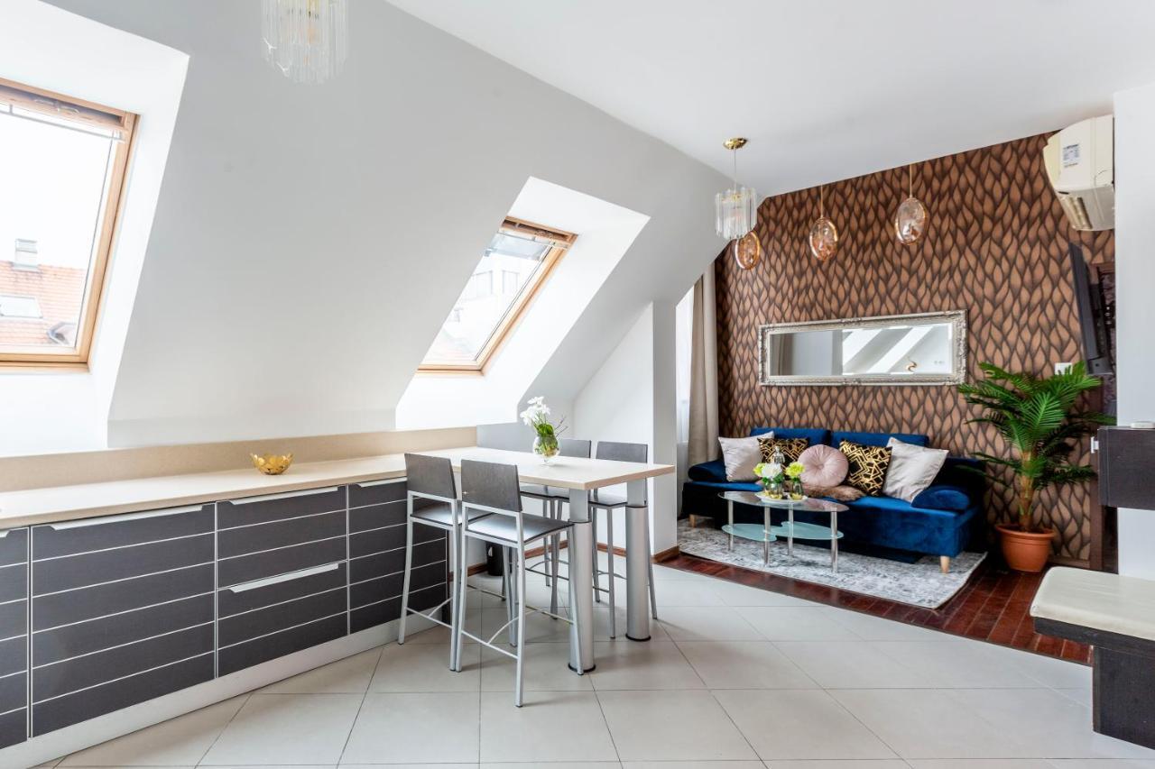 Deluxe Central Quentin Apartment 3Bedrm, 2Bathrm Budapest Exterior photo
